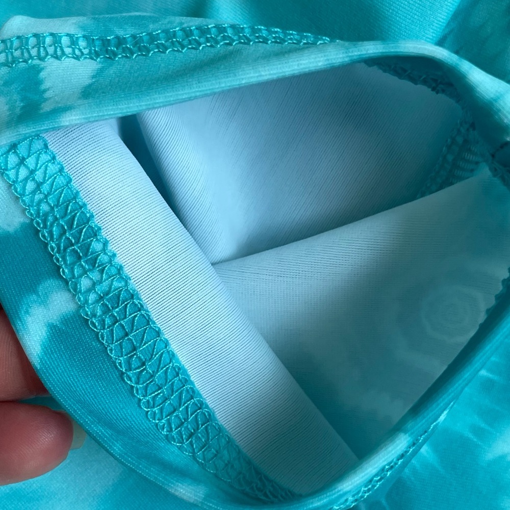 NWT! ABS2B Tie-Dye Scrunch Booty Crop Tights in Teal - Picture 9 of 11